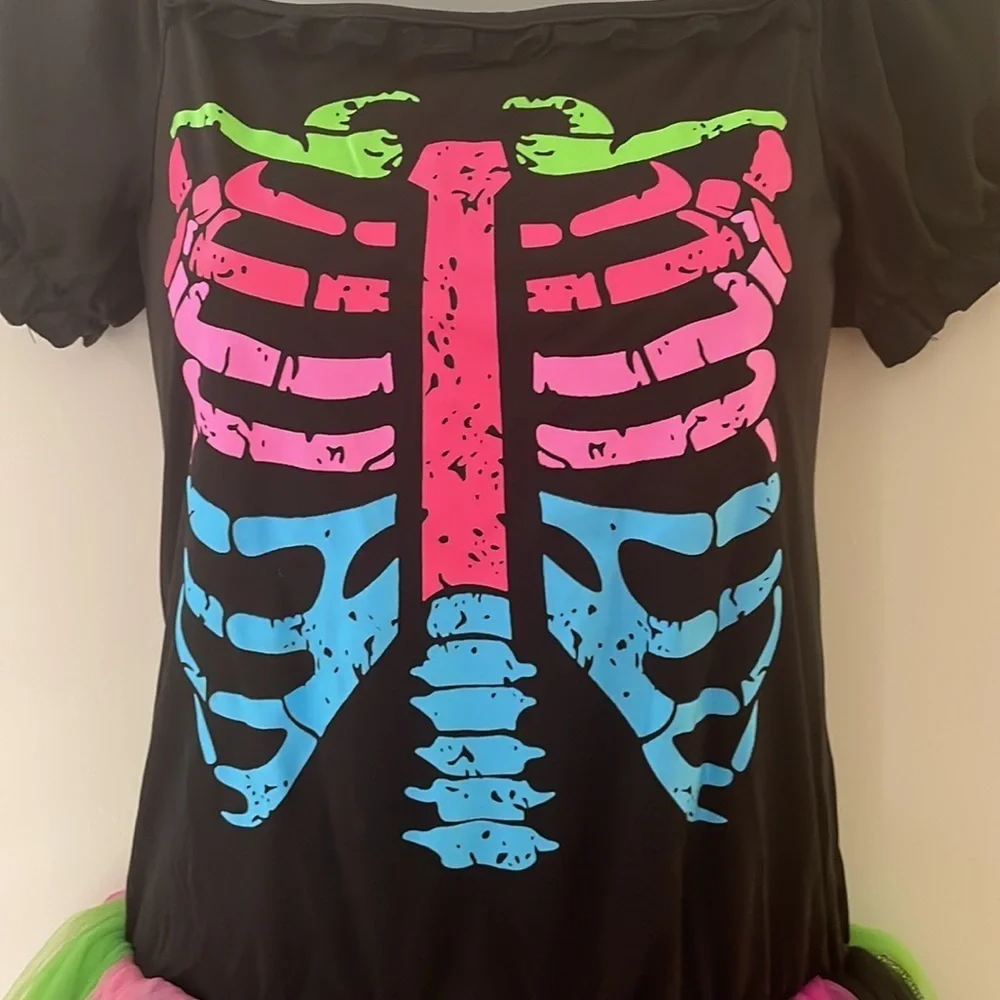 Girl’s Costume - Picture 3 of 11